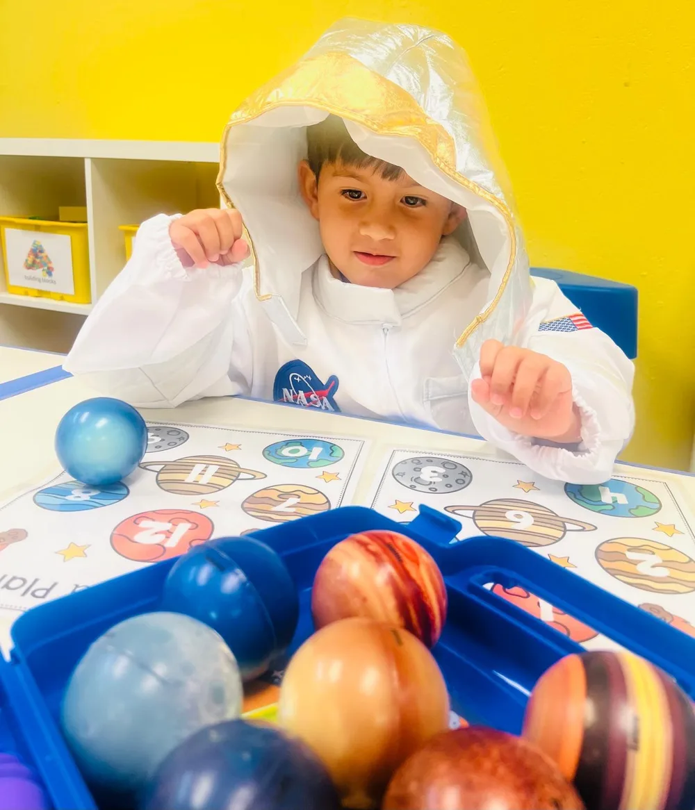 Pretend play: little astronauts